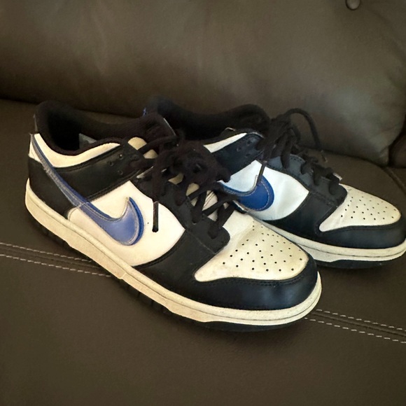 Nike dunks - Picture 1 of 2